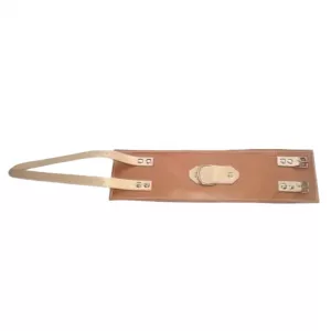 Cincha de cuero natural con almohadillado, hebillas de ajuste y anillas de acero para tracción de muñeca en clínicas de fisioterapia.